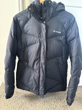 Columbia Quilted Hooded Puffer Jacket in Navy